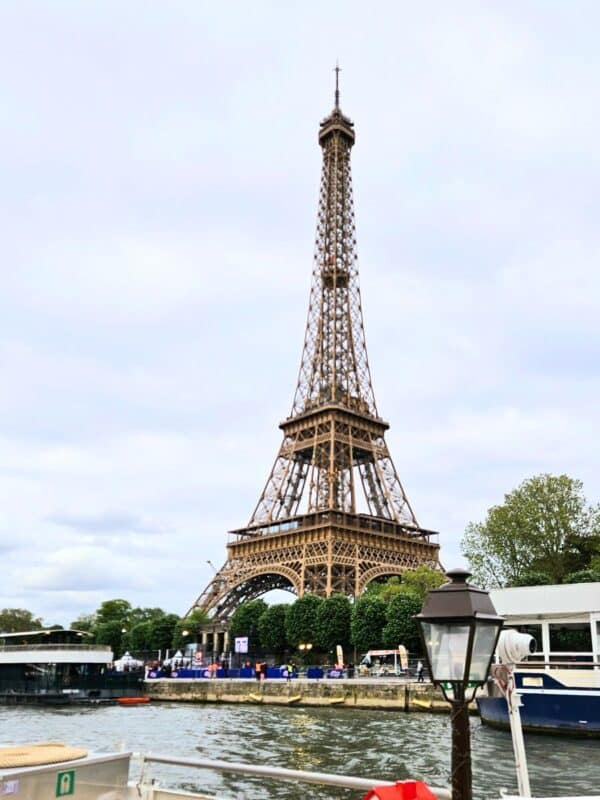 Seine river cruise with view of Eiffel Tower